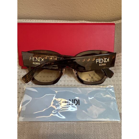 Fendi FF 0458G Monogram Sunglasses in Gradient Brown with Red Case & cloth NIB main image 5